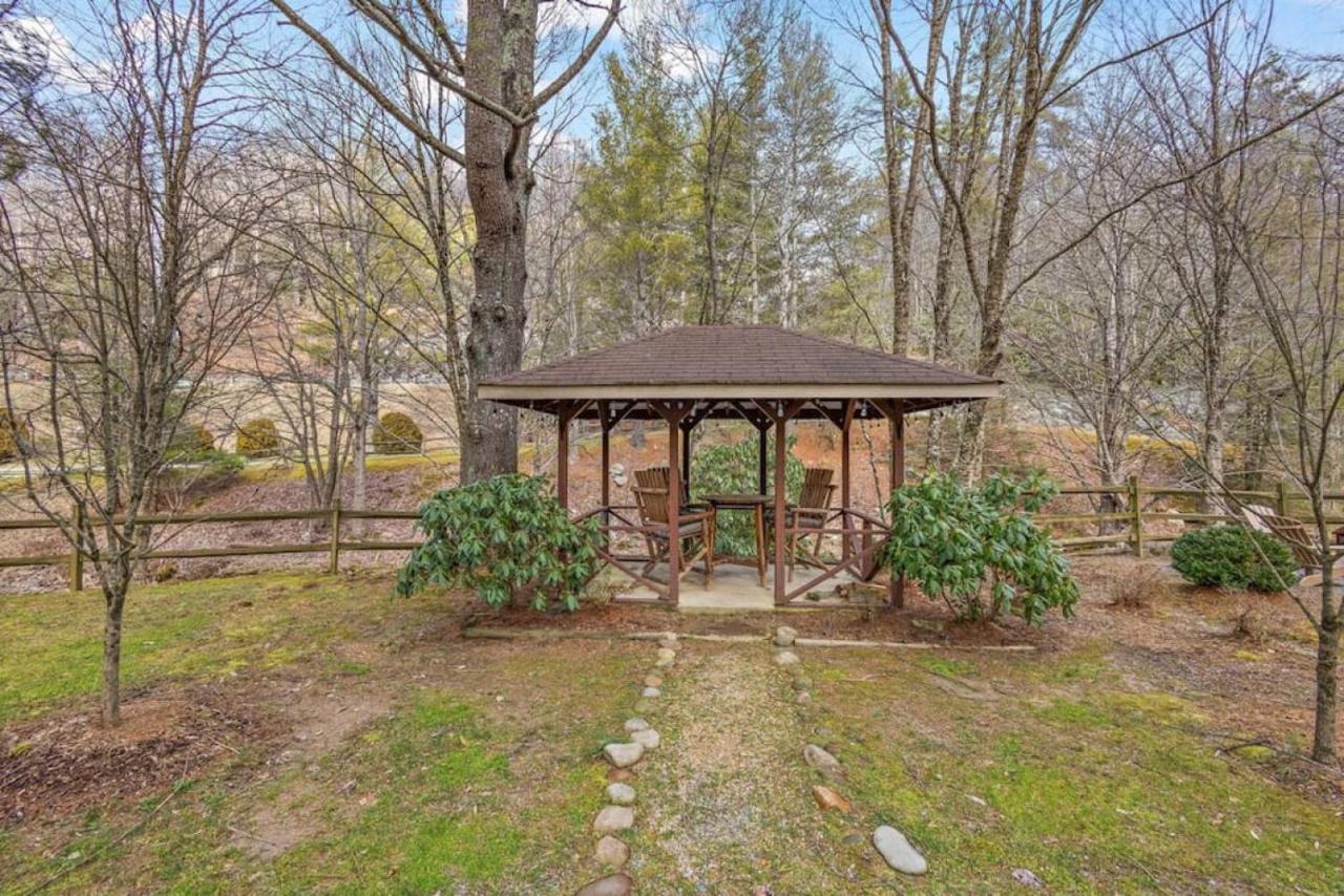 Log Cabin On Peaceful River Blowing Rock Esterno foto